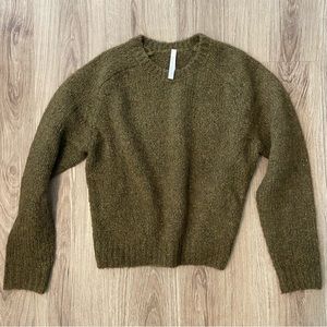 The Group by Babaton Alpaca blend crewneck sweat in moss green Size S